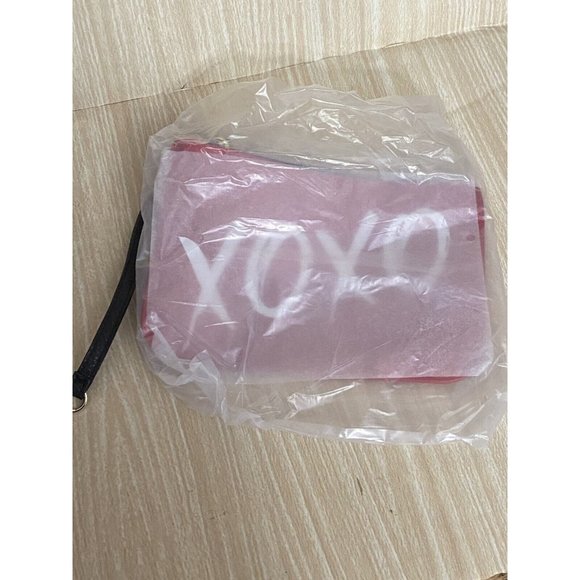 Red Victoria's Secret XOXO Hugs And Kisses- Wristlet makeup Bag-8W-6H-NEW! - Picture 4 of 5